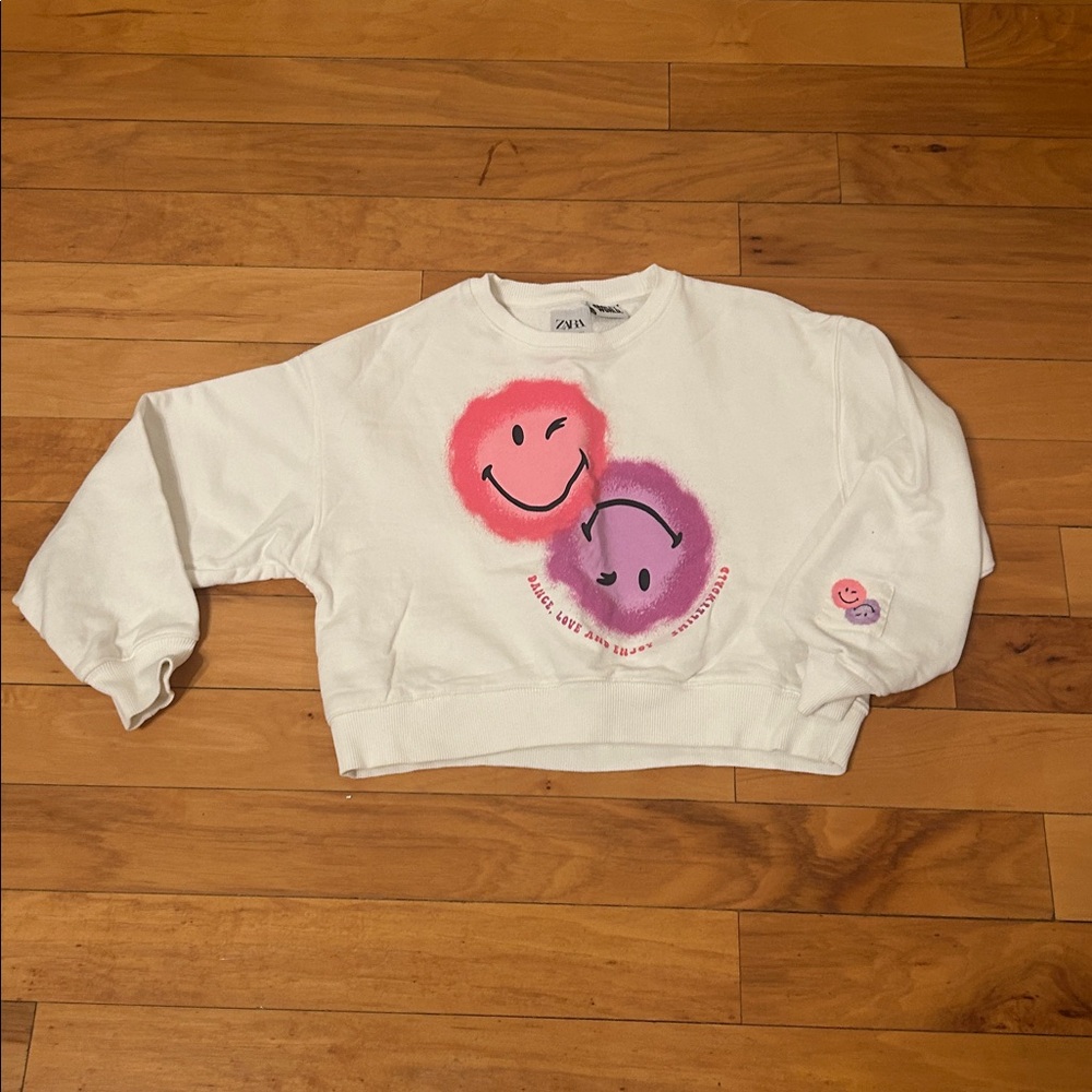 Zara White Sweatshirt with Pink Smiley Design